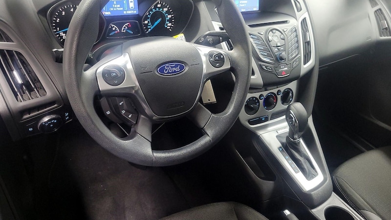 2014 Ford Focus SE 8