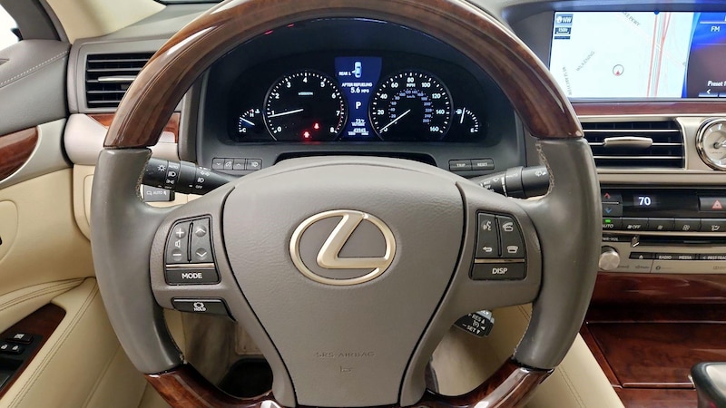 2016 Lexus LS 460 10