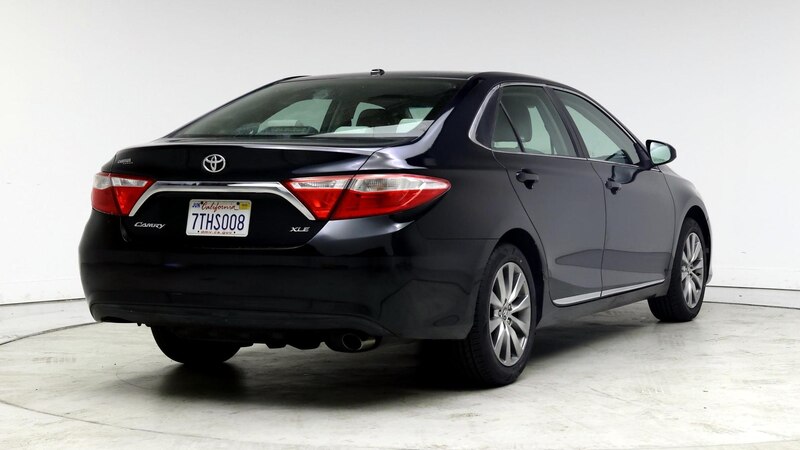 2016 Toyota Camry XLE 8