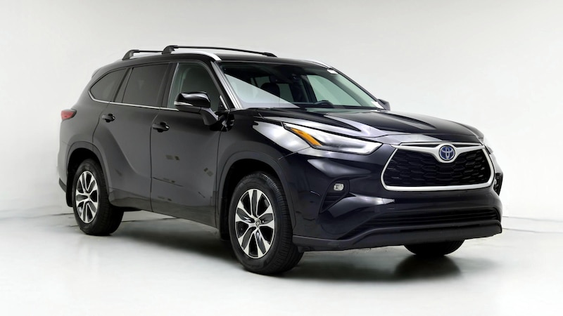 2022 Toyota Highlander XLE Hero Image