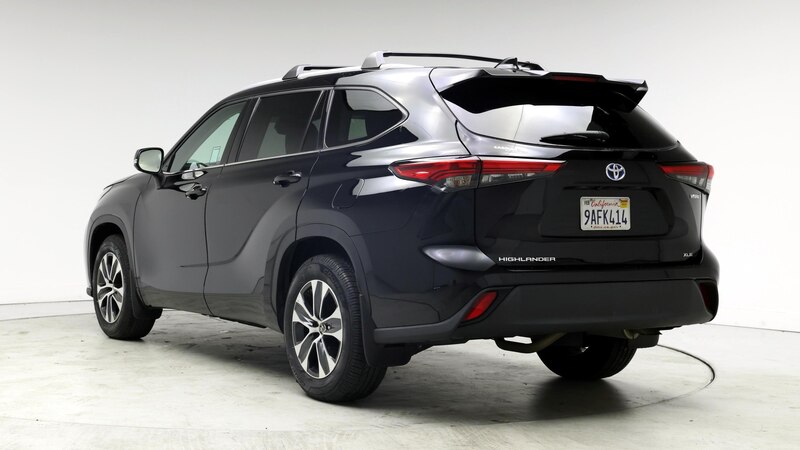 2022 Toyota Highlander XLE 2