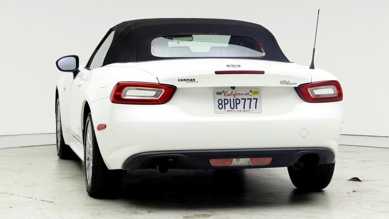 2019 Fiat 124 Spider Classica 6