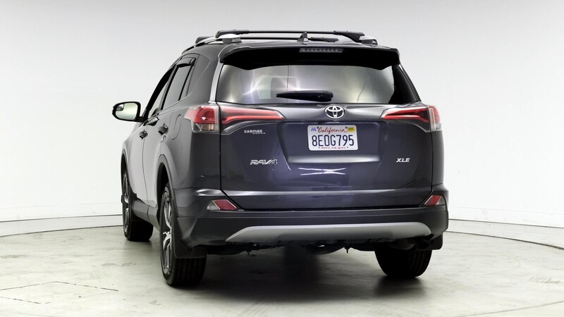 2018 Toyota RAV4 XLE 6