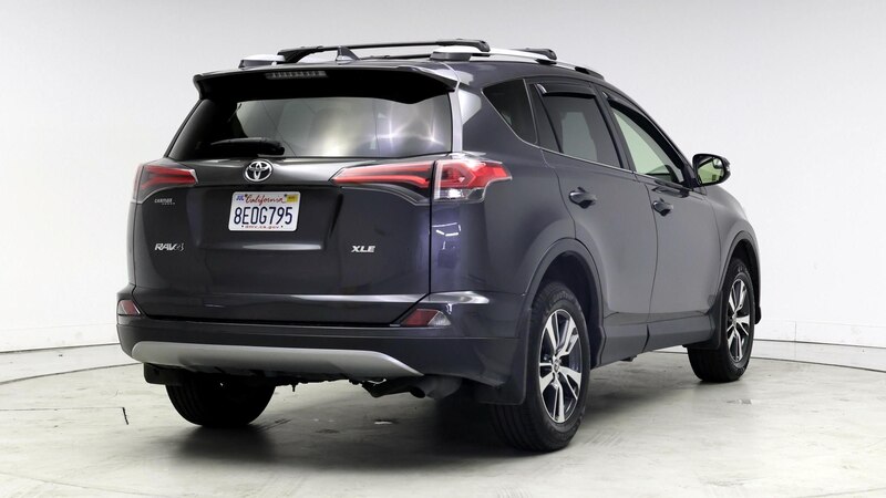 2018 Toyota RAV4 XLE 8