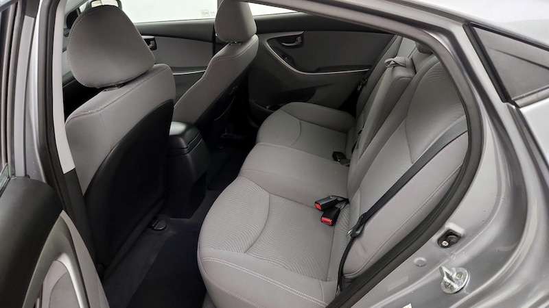 2015 Hyundai Elantra SE 19