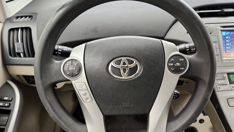 2014 Toyota Prius Three 10