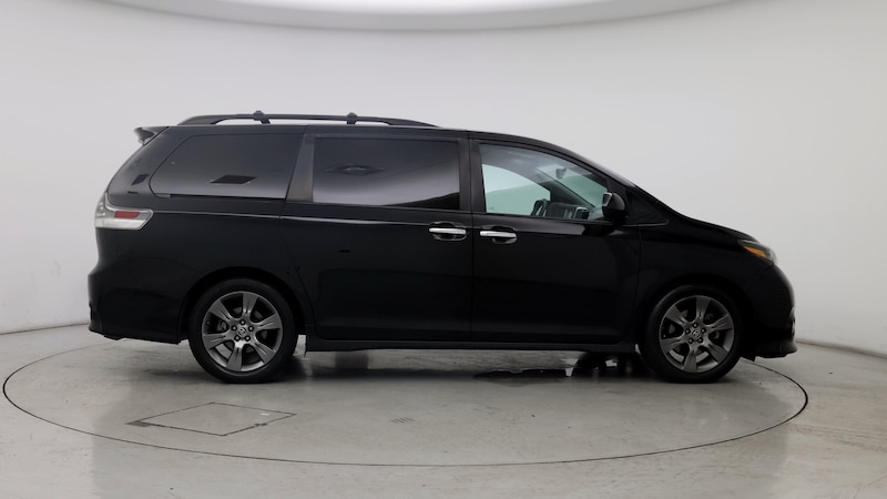 2016 Toyota Sienna SE 7