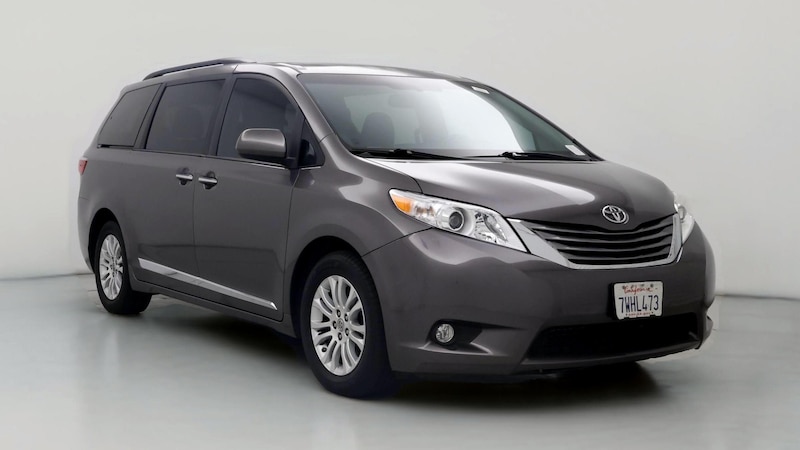 2017 Toyota Sienna XLE Hero Image