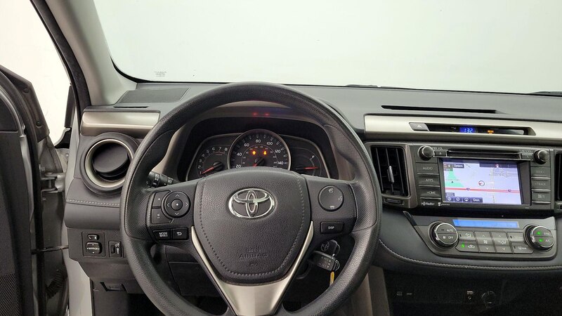 2015 Toyota RAV4 XLE 10