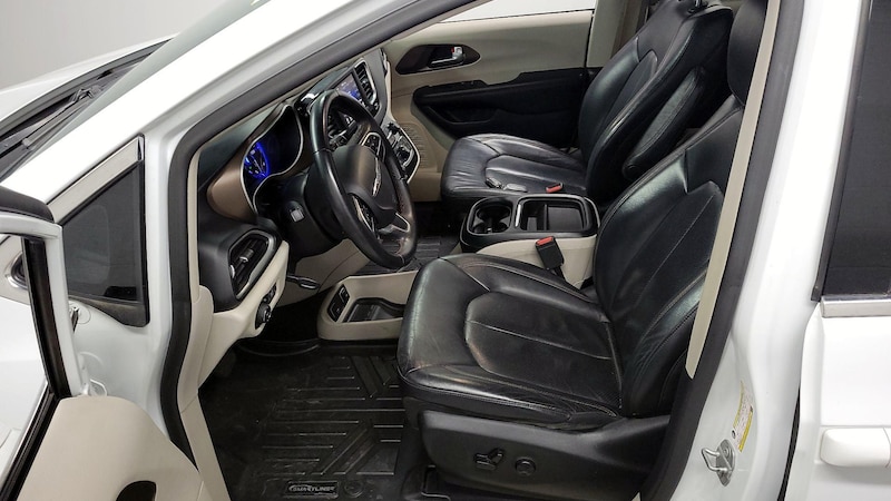 2018 Chrysler Pacifica Touring L 11