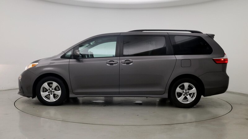 2018 Toyota Sienna LE 3