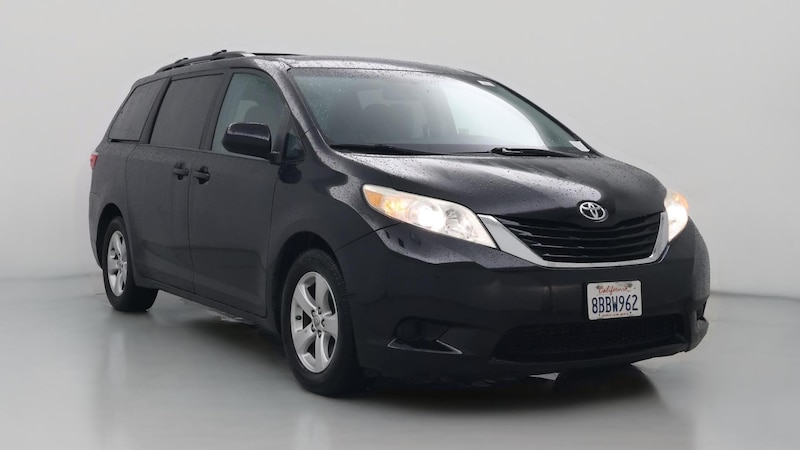 2017 Toyota Sienna LE Hero Image