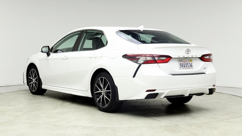 2022 Toyota Camry SE 2