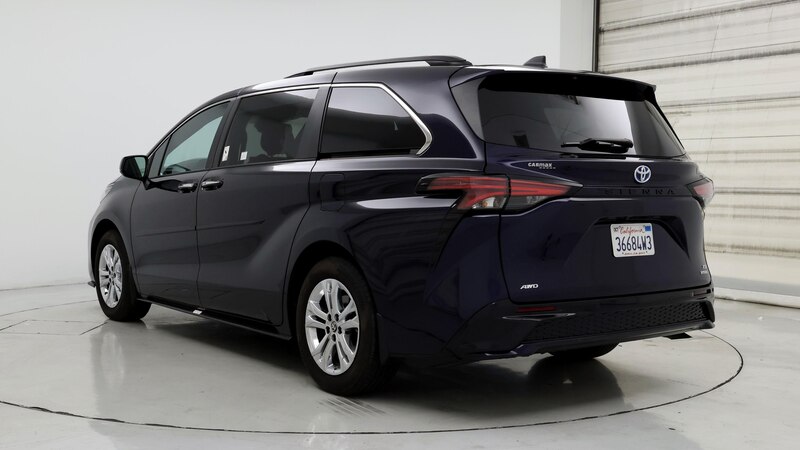 2023 Toyota Sienna XSE 2