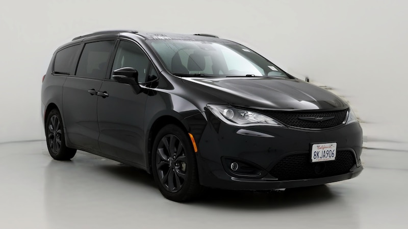 2019 Chrysler Pacifica Limited Hero Image