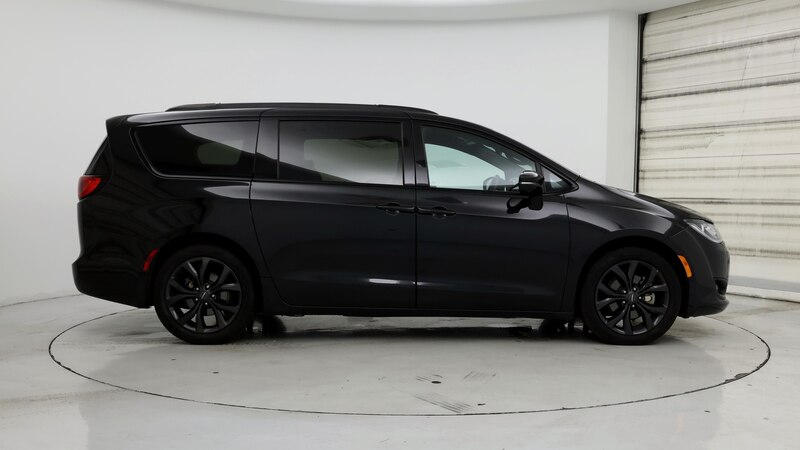 2019 Chrysler Pacifica Limited 7