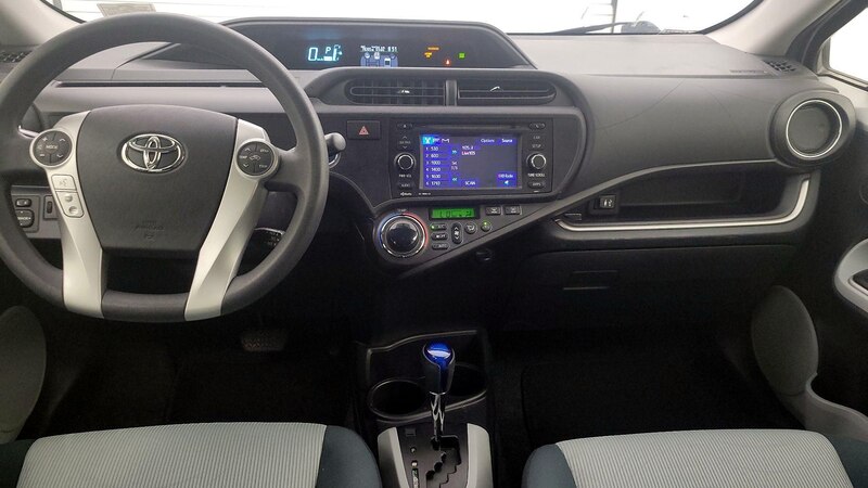 2014 Toyota Prius c Three 9