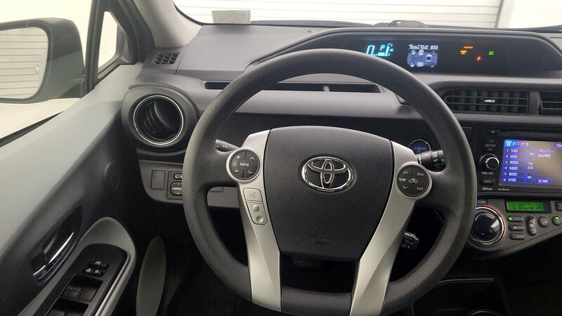 2014 Toyota Prius c Three 10