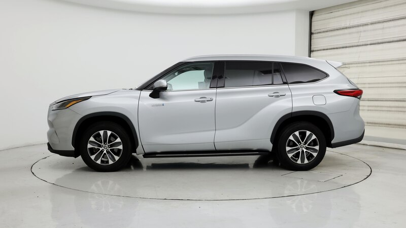 2021 Toyota Highlander XLE 3