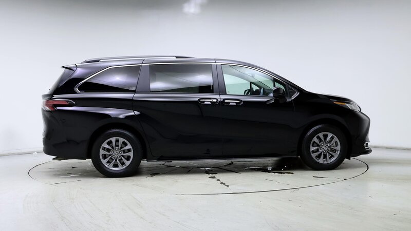 2022 Toyota Sienna XLE 7