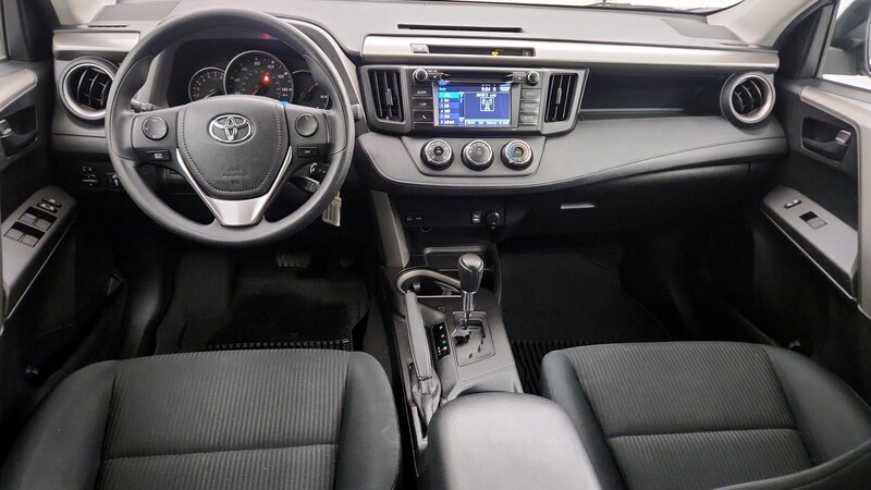 2016 Toyota RAV4 LE 9