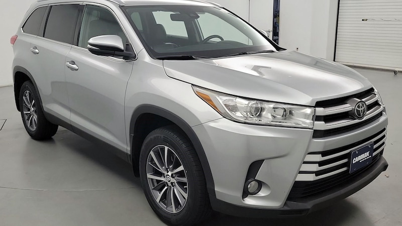 2019 Toyota Highlander XLE Hero Image