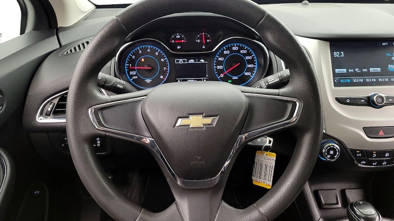 2016 Chevrolet Cruze LS 10