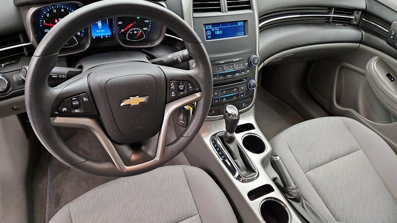 2015 Chevrolet Malibu LS 9