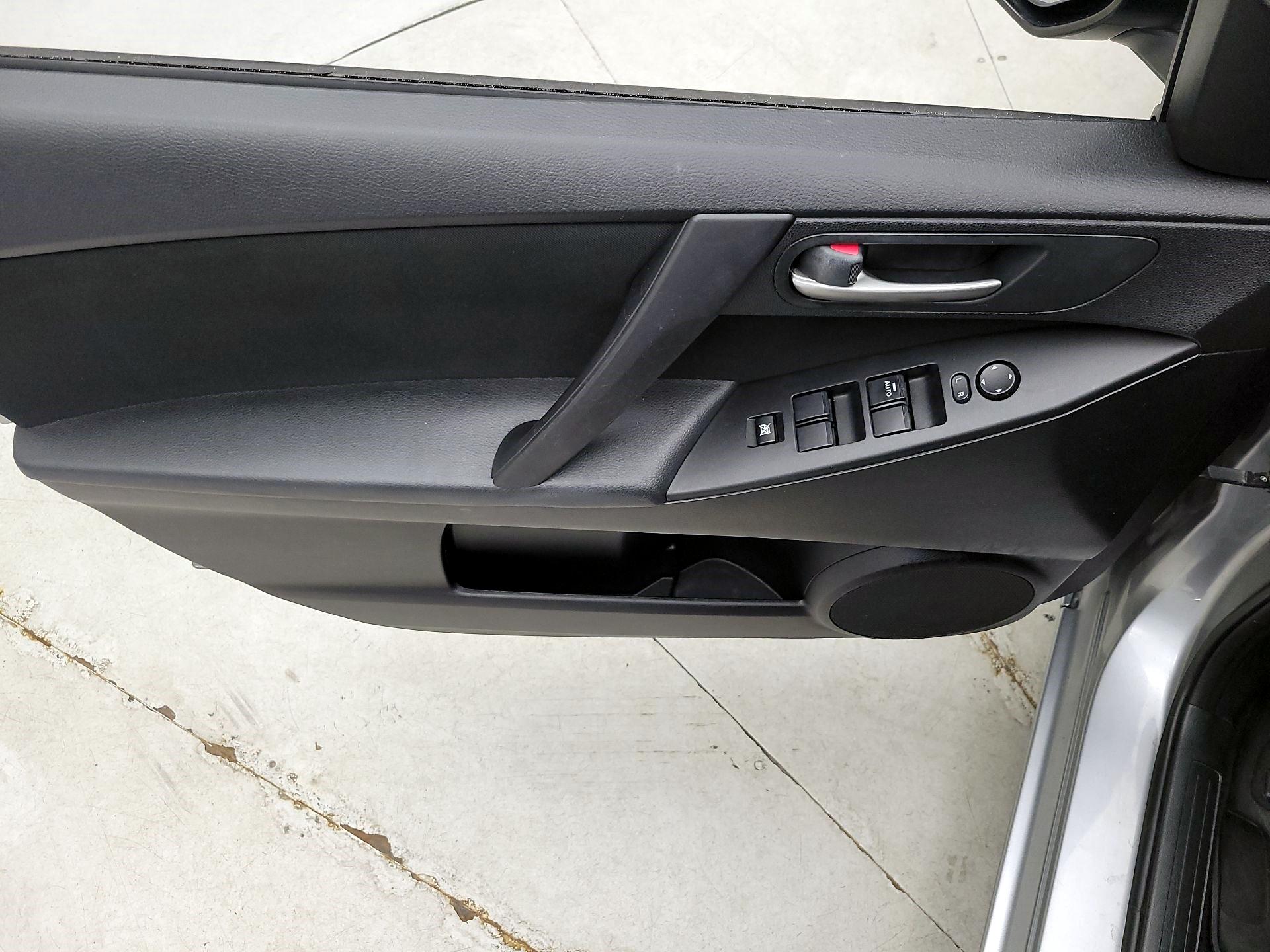 Thumbnail: 2013 Mazda Mazda3 - 12