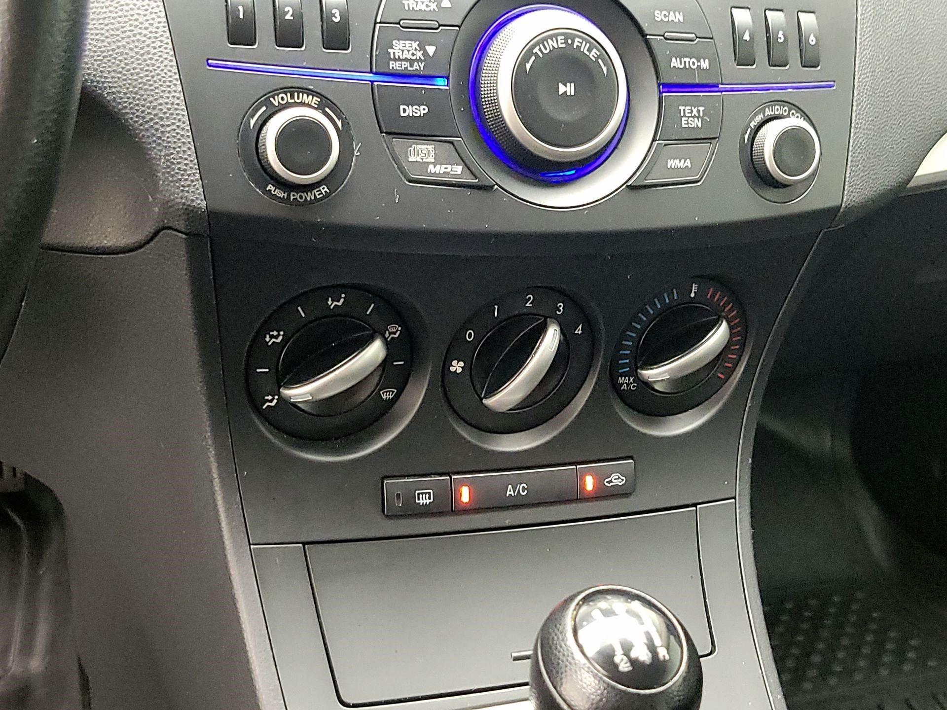 Thumbnail: 2013 Mazda Mazda3 - 15