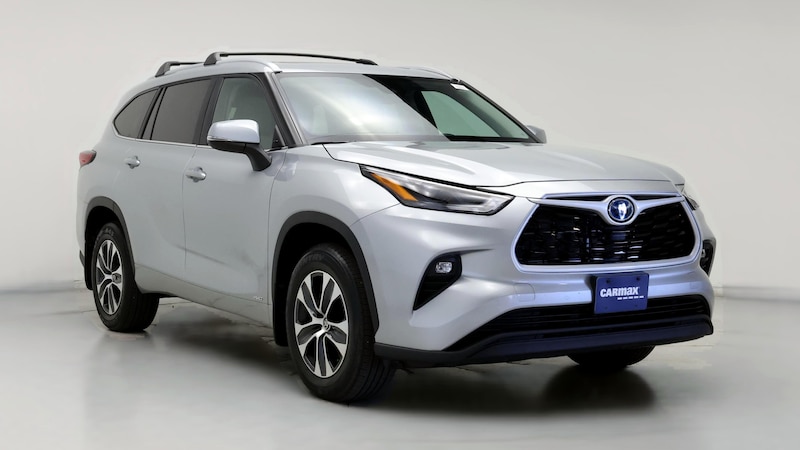 2023 Toyota Highlander XLE Hero Image