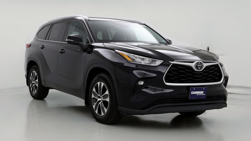 2020 Toyota Highlander XLE Hero Image