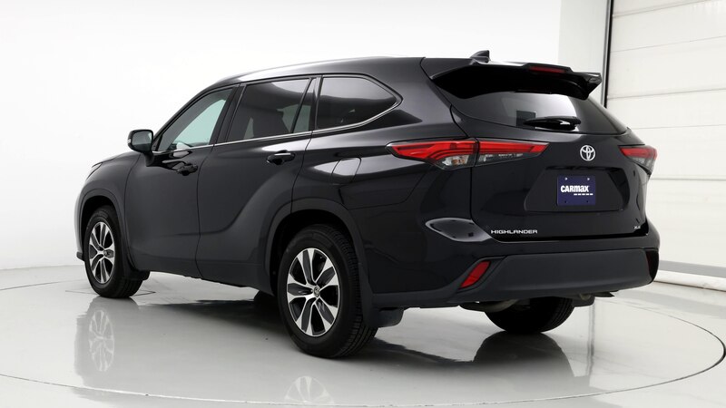 2020 Toyota Highlander XLE 2