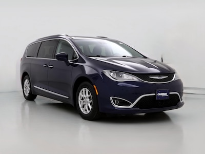 2020 Chrysler Pacifica Touring L -
                St. James, NY