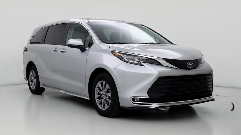 2022 Toyota Sienna XLE Hero Image