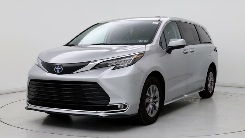 2022 Toyota Sienna XLE 4