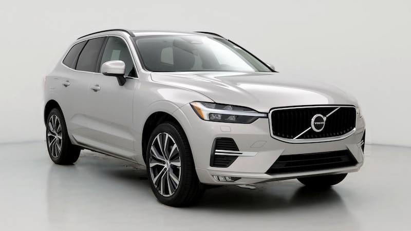 2022 Volvo XC60 B5 Momentum Hero Image