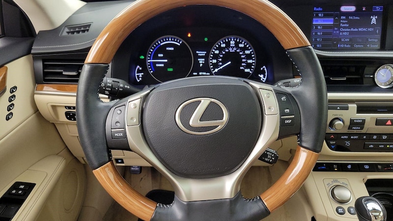 2015 Lexus ES Hybrid 300h 10