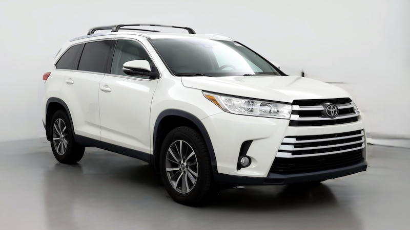 2019 Toyota Highlander XLE Hero Image