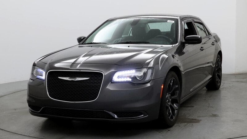 2019 Chrysler 300 Touring 4