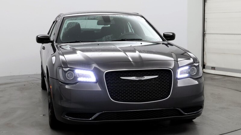 2019 Chrysler 300 Touring 5