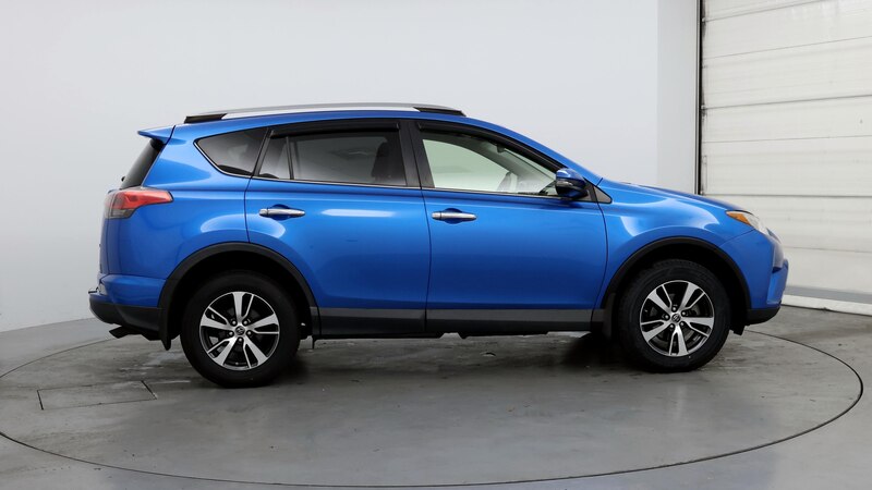 2017 Toyota RAV4 XLE 7