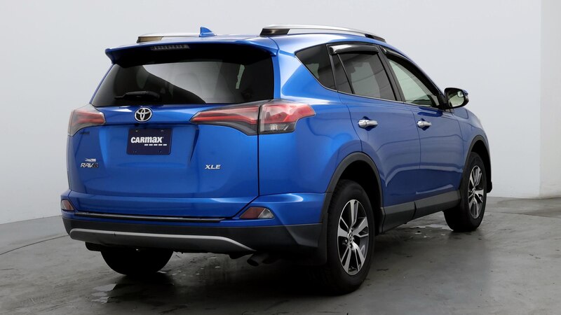 2017 Toyota RAV4 XLE 8