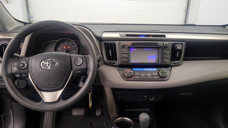 2013 Toyota RAV4 XLE 9