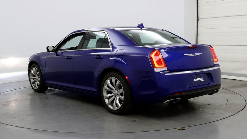 2018 Chrysler 300 Touring 2