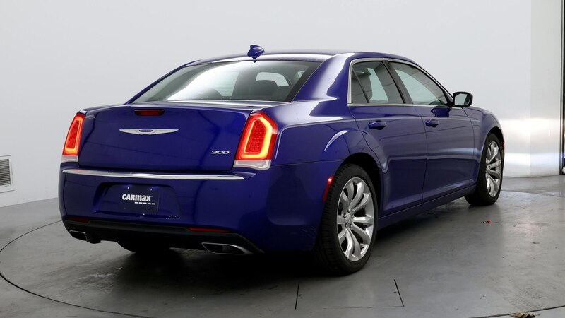 2018 Chrysler 300 Touring 8