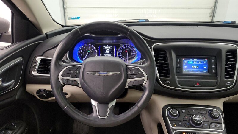 2015 Chrysler 200 Limited 10