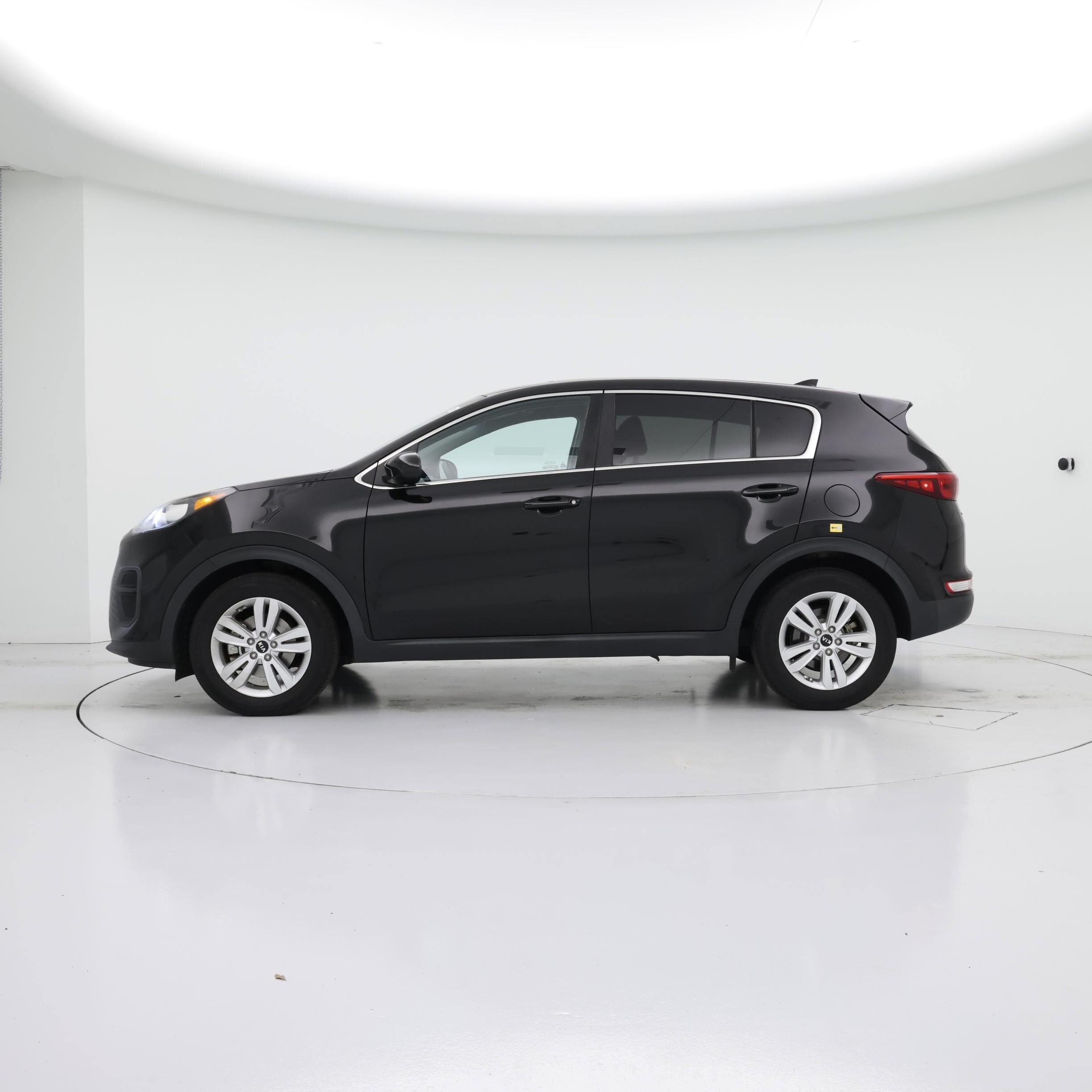 Thumbnail: 2017 Kia Sportage - 3
