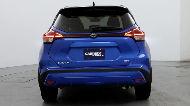 2022 Nissan Kicks SR 6