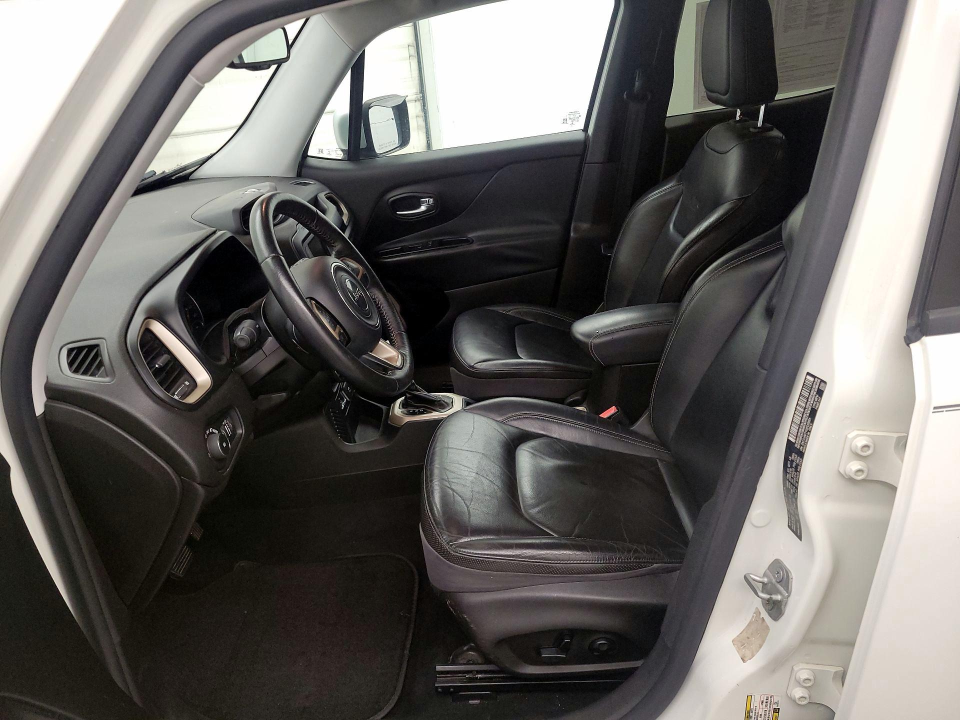 Thumbnail: 2016 Jeep Renegade - 11